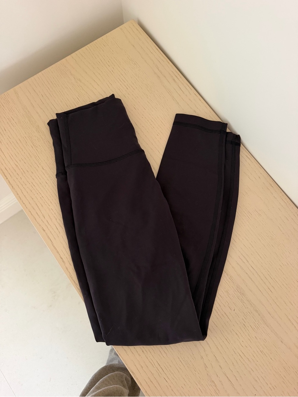 Black women lululemon leggings